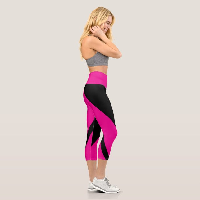 Leggings Capri Rosa Caliente con Raya Negra (Derecha)