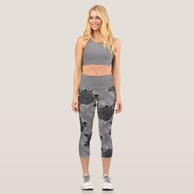 Leggings Capri Rosa de amor verdadero El día de San Valentín romá (Anverso)