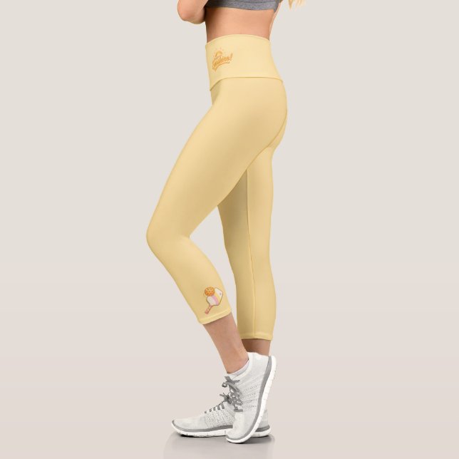 Leggings Capri Serving Up Sunshine - Sunny Yellow Pickleball Life (Izquierda)