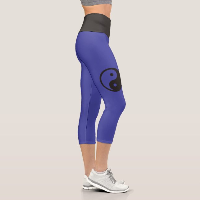 Leggings Capri Símbolo Yin Yang - diseño de tatuajes sólidos (Derecha)