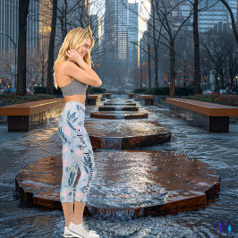 Leggings Capri Susurros Florales: Delicado Patrón Botánico Pastel