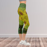 Leggings Capri Tejer Mandala amarillo verde y Naranja<br><div class="desc">Esta manala funky presenta amarillo,  verde y naranja en un estilo de tejido de canasta. Imágenes psicodélicas para el hippie moderno o para cualquiera que ame los colores vivos.</div>