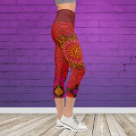 Leggings Capri Tejidos Mandala Rojo Rosa y Amarillo<br><div class="desc">Esta manala funky tiene un estilo rojo,  rosado y amarillo en un estilo de tejido de canasta. Imágenes psicodélicas para el hippie moderno o para cualquiera que ame los colores vivos.</div>