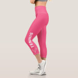 Leggings Capri Tennis Racquet Personalizado texto o nombre de equ<br><div class="desc">Destacar en la cancha con estas leggings de capri muy cómodas, con raquetas de tenis cruzadas y tu texto personalizado (o dejar el "TENNIS" puesto en un fondo rosado. ¡Cambia fácilmente el color para que coincida con los colores de tu club o equipo! Las leggings cómodas y de alta calidad...</div>