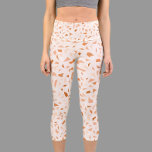 Leggings Capri Terrazzo Resumen moderno Terracotta<br><div class="desc">Presenta un diseño moderno y abstracto de terrazo con una combinación única de colores de teracotta,  creando un diseño elegante y llamativo. Perfecto para llevar al gimnasio,  hacer recados o incluso vestirse para una noche de excursión,  son versátiles y adecuados para cualquier ocasión.</div>