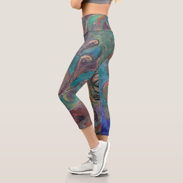 Leggings Capri "The Guardian from Unseen" por Paul Buică (Izquierda)