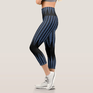 Leggings Capri Trippy Black and Blue Wavy Stripes Resumen Guay