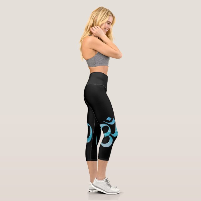 Leggings Capri Turquesa Om (Derecha)