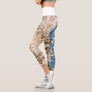 Leggings Capri Un patrón paisley elaborado en azul y marrón, hola