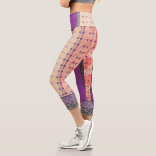 Leggings Capri una imagen de una bufanda con un diseño en ella