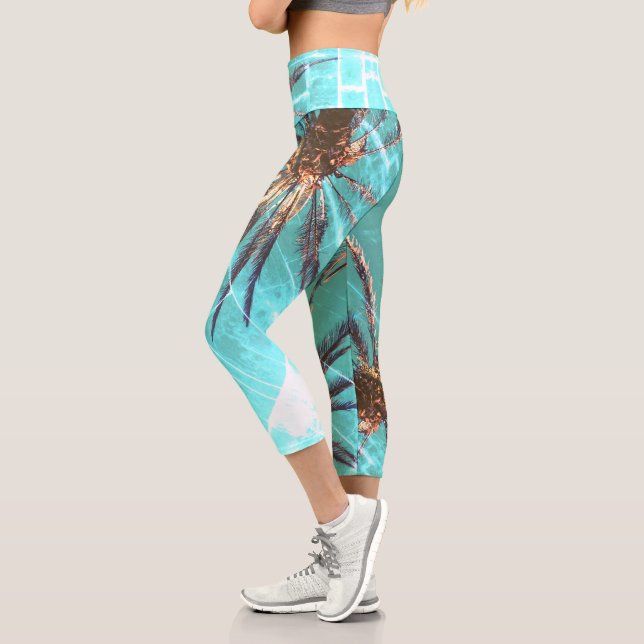 Leggings Capri Verano Vibes Palm Tree deja verde pálido (Izquierda)