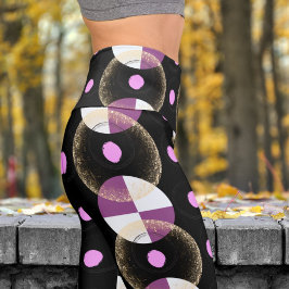 Leggings Capri Yoga del Patrón de Núcleos Negros de moda