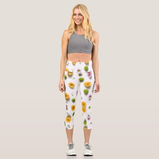 Leggings Capri Zinnia rosa y amarillo brillante con fondo blanco (Anverso)