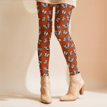 Leggings Casta mariposas Whimsical Halloween Cottagecore<br><div class="desc">Este divertido diseño de Halloween de Cottagecore utiliza un patrón aleatorio de hermosas mariposas blancas y negras sobre un fondo naranja oxidado que se puede personalizar. Este divertido diseño complementa la fascinante atmósfera de la casa de campo con un toque perfecto de dulzura y espeluznante, y se puede emparejar con...</div>
