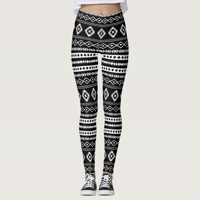 Leggings Color blanco azteca sobre motivos mezclados negros (Anverso)