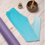Leggings Color de tendencia de color amarillo intenso cian<br><div class="desc">Las elegantes leggings en color cian y oscuro de nuestra colección de colores de tendencia otoño e invierno 2023/24 ofrecen un encanto intemporal. Estas coloridas leggings cian-sombrías presentan un gradiente que pasa de un matiz más profundo, más intenso en la cintura a un tono más suave y pastel hacia las...</div>