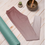 Leggings Color de tendencia ómbre Mahogany Brown - Piernas<br><div class="desc">Las elegantes leggings oscuras de caoba marrón de nuestra colección de colores de tendencia otoño e invierno 2023/24 ofrecen un encanto intemporal. Estas leggings oscuras rojas-marrones presentan un gradiente que pasa de un matiz más profundo, más intenso en la cintura a una sombra pastel más suave hacia las piernas. Estas...</div>
