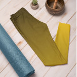 Leggings Color de tendencia otoñal Salto de sol Leyendas de<br><div class="desc">Elegante Sunburst Color amarillo sutiles leggings oscuras de nuestra colección de colores de tendencia otoño e invierno 2023/24 ofrecen un encanto intemporal. Estas Leggings amarillas Ombre presentan un gradiente, que se desvanece de la oscuridad en la parte superior a un color más claro y luminoso en las piernas. Estas leggings...</div>