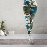 Leggings Colores de invierno Camo Turquesa blanco Verde osc<br><div class="desc">Patrón de camuflaje moderno y texturado con colores inspirados en las montañas en invierno. Publicado por primera vez el 8.01.2023.</div>