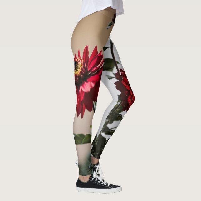 Leggings "Contraste en la flor: negra y roja" (Derecha)
