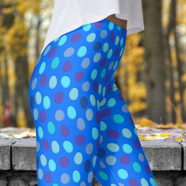 Leggings Delicioso patrón de puntos de polka azul y azul (Blues on Brandeis Blue Leggings)