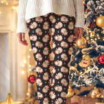 Leggings El retro vintage Santa Claus Patrón de Navidades n<br><div class="desc">Añada un toque festivo a su armario con estas leggings retro de Navidades de Santa Claus. Con un bonito patrón de Santa sobre un fondo negro, estas leggings son perfectas para las vacaciones. Cómodas y de diseño, son ideales para pasar unas vacaciones de fiesta, descansar en casa o añadir un...</div>