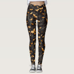 Leggings Espeluznantes murciélagos voladores de Halloween b<br><div class="desc">Prepárese para Halloween con estas insólitas,  espeluznantes pero lindas leggings con temática de Halloween. Cubiertas con pequeños murciélagos voladores naranjas sobre un fondo negro,  estas leggings te traerán un poco de diversión a tu estilo de Halloween. Creado por Simply Farmhouse Press.</div>