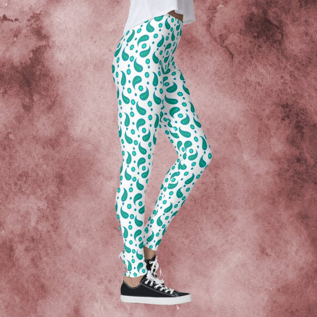 Leggings Estampado floral de cachemira y turquesa en patrón (A pair of leggings with a blue & green boho floral paisley pattern.)