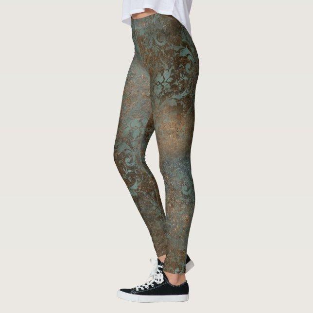 Leggings Fleur De Lis en un contexto agitado (Izquierda)