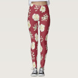 Leggings Flores de claveles blancos con motivos rojos<br><div class="desc">Haz una declaración audaz con estas coloridas leggings. Se coordinan con nuestro diseño de Feliz Navidad desde nuestra colección de Tipografía de Flores,  pero se pueden usar durante todo el año. Cuentan con un fondo rojo y un patrón de gran formato de imágenes fotográficas de flores de clavel blancas.</div>