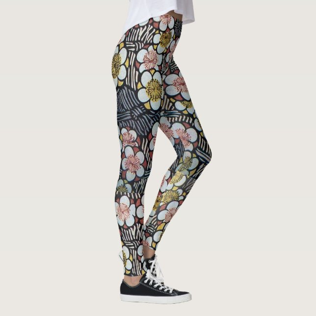 LEGGINGS FLORES DE PRIMAVERA AMARILLA PINCA NEGRA (Derecha)