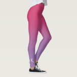 Leggings Gradiente rosa a morado con un monograma elegante<br><div class="desc">El elegante gradiente rosa oscuro a violeta claro presenta un elegante monograma personalizado con una fuente decorativa blanca en la parte inferior de la pierna derecha. Personalízalo con tu inicial en la barra lateral. Añade un toque moderno y colorido a tu armario. Para ver el diseño mínimo de ombré en...</div>