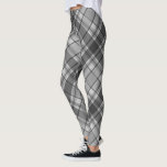 Leggings Gris Winter plaid<br><div class="desc">Este par de leggings cuenta con un moderno y cálido carbón vegetal de invierno y un fondo de yeso gris. Este es un color perfecto para coincidir con cualquier atuendo de Navidad.</div>