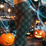 Leggings Halloween del patrón de la web de araña gris oscur<br><div class="desc">Estas Leyendas del patrón Web de araña gris oscuro son perfectas para añadir un toque de elegancia espeluznante a tu armario. Con detallados diseños de telaraña en un fondo oscuro, son ideales para eventos de Halloween, entusiastas del estilo gótico o cualquier persona que desee hacer una declaración con un toque...</div>