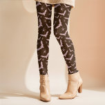 Leggings Halloween Mínimo De La Araña De La Bata Rosa Retro<br><div class="desc">Este divertido diseño de Halloween usa un patrón aleatorio de murciélagos y arañas marrones simples en un fondo marrón que se puede personalizar según el color que quieras. Este divertido diseño tiene un aspecto retro y se puede emparejar con cualquier parte superior durante todo el otoño y la temporada espeluznante....</div>