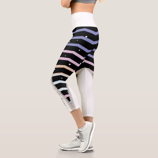 leggings High Waisted Capris  negro con zigzag (Izquierda)