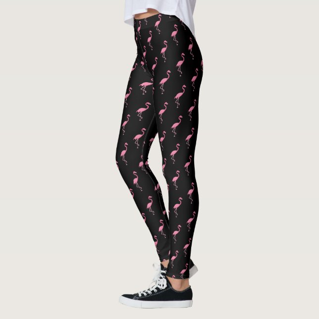 Leggings Ilustracion rosado del flamenco en modelo negro (Izquierda)