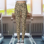 Leggings Impresión de Safari de Cream Leopard<br><div class="desc">Las leggings con huellas de leopardo de Safari Cream son una opción audaz y de moda, con un fondo verde vivo y un intrincado patrón de impresión de leopardo. La combinación única del color crema liso y la impresión de leopardo clásica crea una fascinante fusión de estética moderna y animalista....</div>
