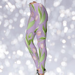 Leggings Impresión de tulipanes rosados púrpura claro moder<br><div class="desc">El diseño del producto presenta un patrón de flores de tulipán rosadas. Este ilustracion botánico hace moda moderna y leggings únicas con su elección de color de fondo.</div>