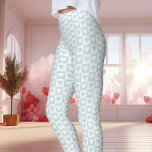 Leggings Jugador azul claro Corazón de San Valentín<br><div class="desc">Estas Piernas de San Valentín de corazón azul claro son la manera perfecta de añadir un poco de encanto a tu vestimenta festiva. Con un delicioso patrón cardíaco de ajedrez en azul claro y blanco, estas leggings son cómodas y elegantes para cualquier celebración de San Valentín. Póngalos con tu suéter...</div>