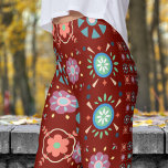 Leggings La gente escandinava en el patrón rojo del granero<br><div class="desc">Elegancia nórdica: añade un toque de encanto rústico a tu armario con estas leggings folclóricas escandinavas. Con un audaz y vibrante patrón inspirado en los diseños nórdicos tradicionales, estas leggings son perfectas para días casuales y ropa acogedora. Cómodas y elegantes, le dan un toque único y colorido a su aspecto....</div>