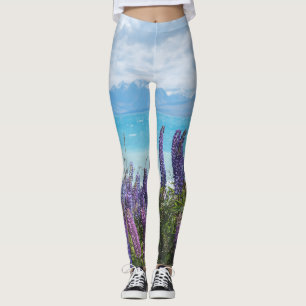 Leggings lavanda en la orilla del lago