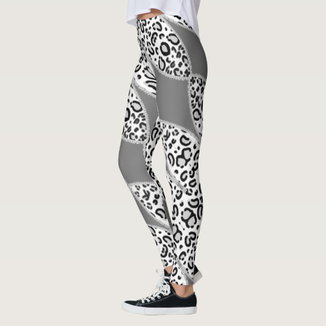 Leggings leopardo en gris con blanco. (Izquierda)