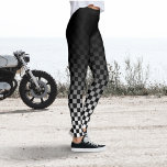 Leggings Leyendas de la pared negra de la pared<br><div class="desc">Añade un toque de gráficos retro en negrita a tu armario con las leggings de fundición negra de cuadros.</div>