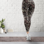 Leggings Leyendas vintage con papel de color negro<br><div class="desc">Un patrón sin fisuras de un asombroso papel de mármol utilizado para cuadernos de composición clásicos que fueron populares en los siglos XVIII y XIX. Disponible en varias variantes de color. Busque también diseños completos con etiquetas clásicas para portátiles. Piotr Kowalczyk © Publicado por primera vez: 24.07.2022.</div>