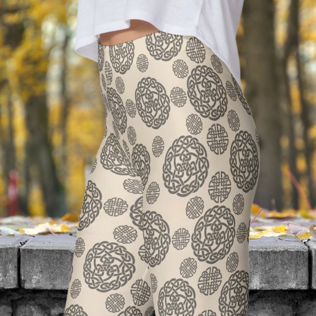 Leggings Linaje blanco negrita y patrón tribal circular neg (Bold White Linin and Black Circular Tribal Pattern Leggings)