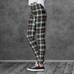 Leggings Madrás de color gris negro rosado y tapadas<br><div class="desc">Estas leggings tienen un diseño de guijarros rosados,  negros y grises que te llevará fácilmente desde el invierno hasta la primavera. Moda y moderna,  esta manta se coordinará con muchos colores y estilos en su armario.</div>