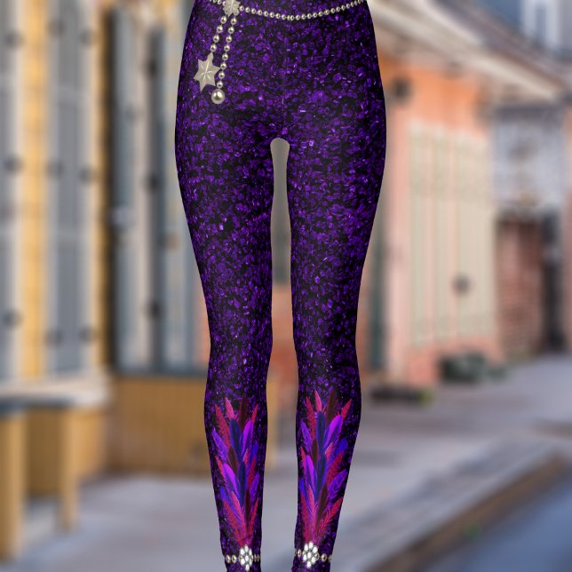 Leggings Mardi Gras Feather Pendant Purple Purpurinas Leggi (Have fun at the Mardi Gras carnival in a pair of these leggings.)