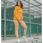 Leggings Moda de Halloween Naranja traje de bruja de estilo<br><div class="desc">Moderno, fresco, espeluznante, moda, elegante, naranja de halloween y diseño de zag geométrico blanco, respirable, cosido a mano, mujeres de forma completa entrenamiento de deportes de yoga gimnasios corriendo pantalones de piernas con trajes de brujas de halloween, que se extiende para adaptarse a tu cuerpo, abrazos en todos los lugares...</div>