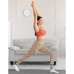 Leggings Moda de Halloween Naranja traje de patrón blanco n<br><div class="desc">Moderno, fresco, espeluznante, moda, elegante, naranja de halloween patrón de triángulos geométricos blancos y negros, respirable, cosido a mano, mujeres de largo recorrido de moda entrenamiento de deportes de yoga corriendo pantalones de piernas de vestuario de brujas de halloween, que se extiende para adaptarse a tu cuerpo, abrazos en todos...</div>